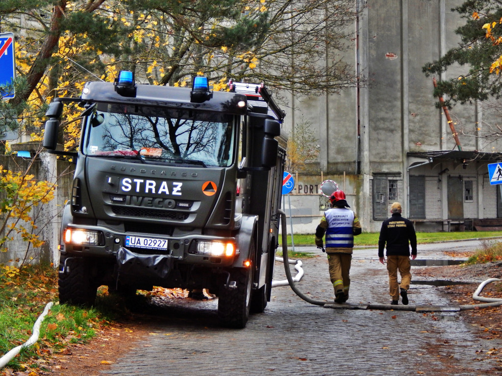 Wspólne działania strażaków i marynarki! [FOTO]