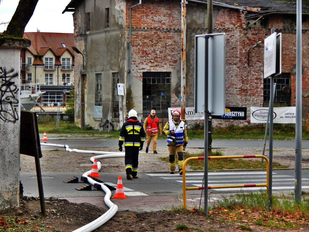 Wspólne działania strażaków i marynarki! [FOTO]