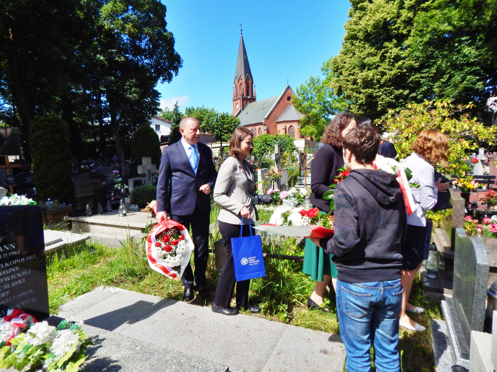 Młodzieżowa Rada Miasta zajmie się grobem weterana