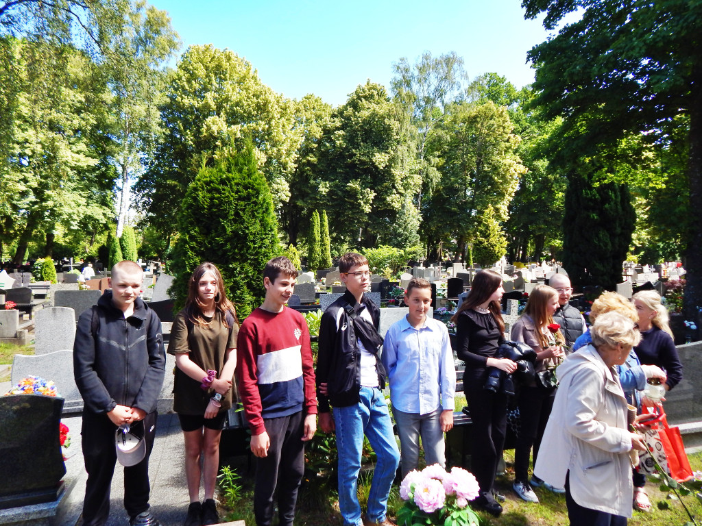 Młodzieżowa Rada Miasta zajmie się grobem weterana