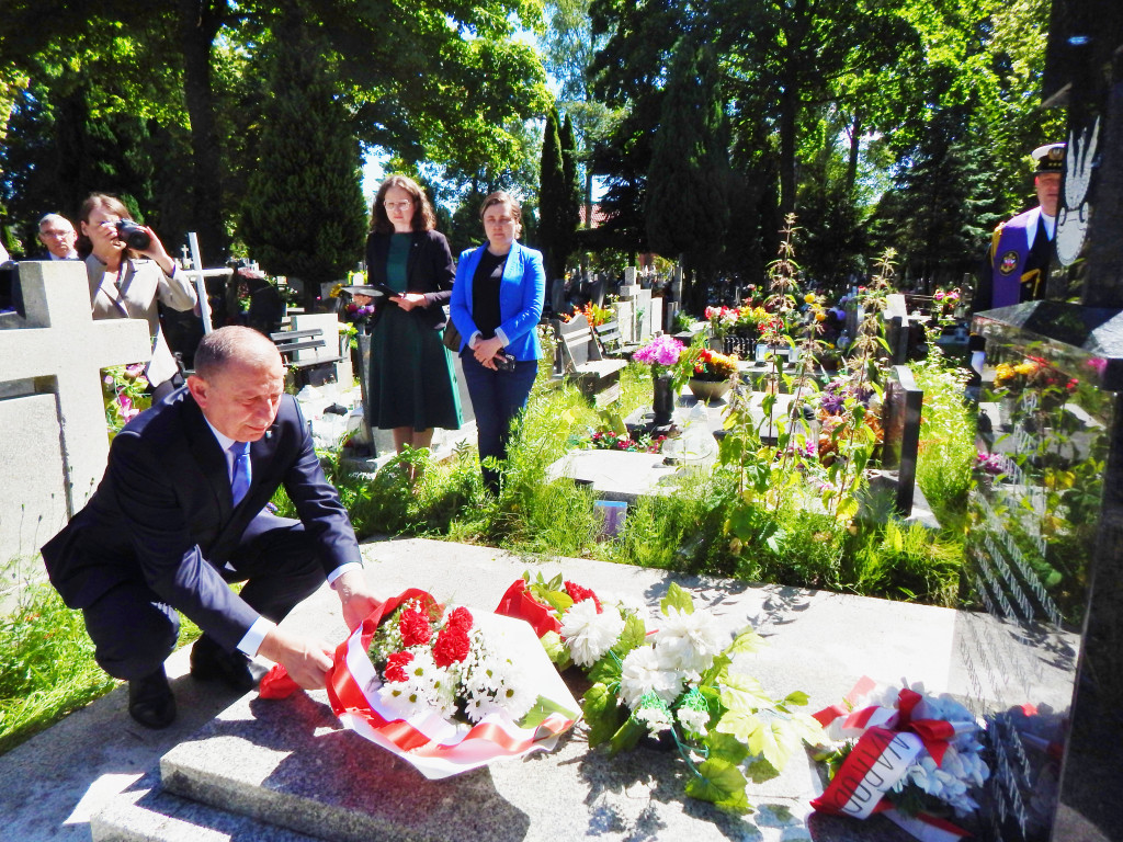 Młodzieżowa Rada Miasta zajmie się grobem weterana