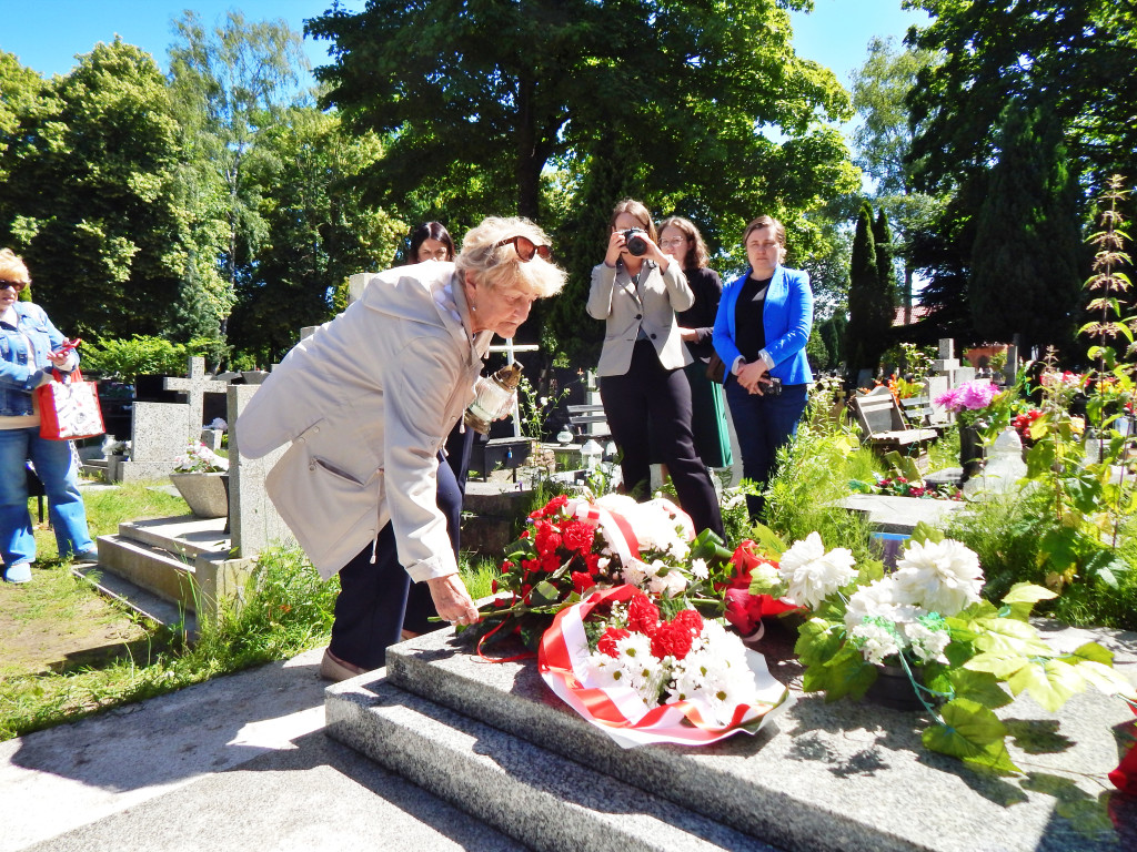 Młodzieżowa Rada Miasta zajmie się grobem weterana