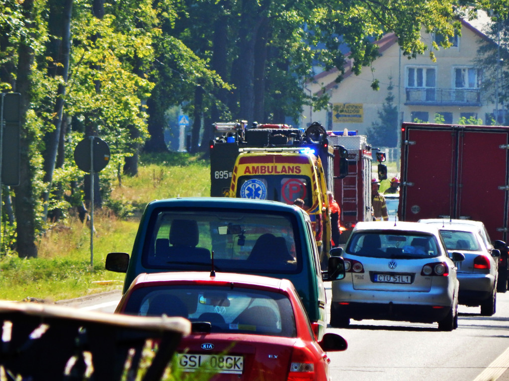 Zderzenie trzech aut na DK-21! [FOTO]