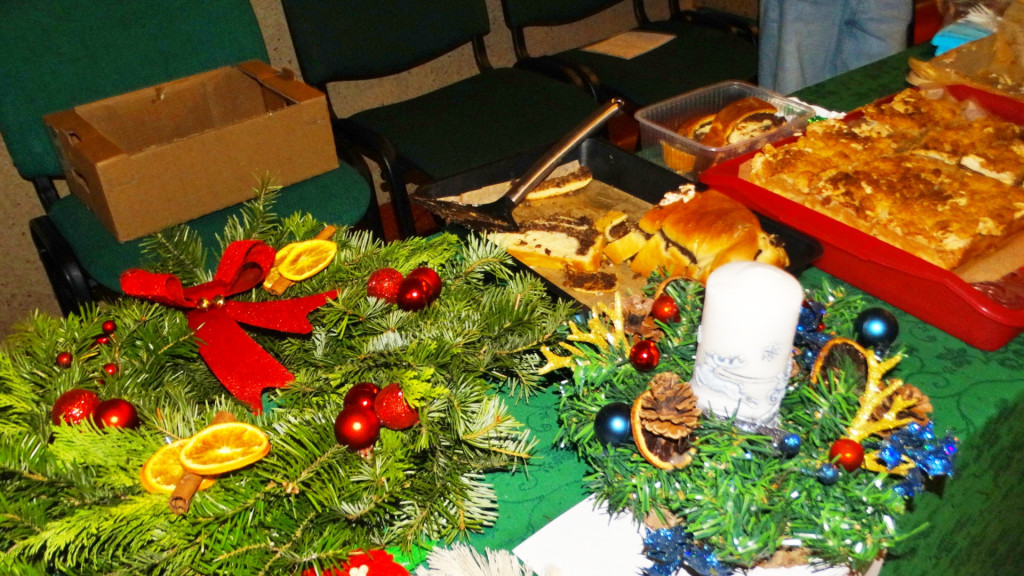 Ruszył charytatywny jarmark w Jedynce [FOTO]