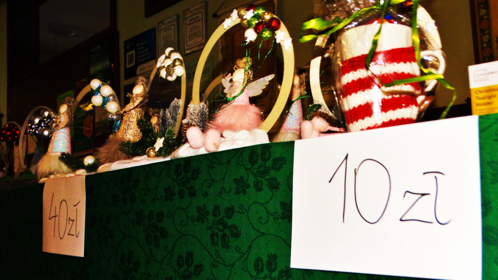 Ruszył charytatywny jarmark w Jedynce [FOTO]