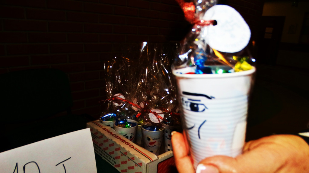 Ruszył charytatywny jarmark w Jedynce [FOTO]