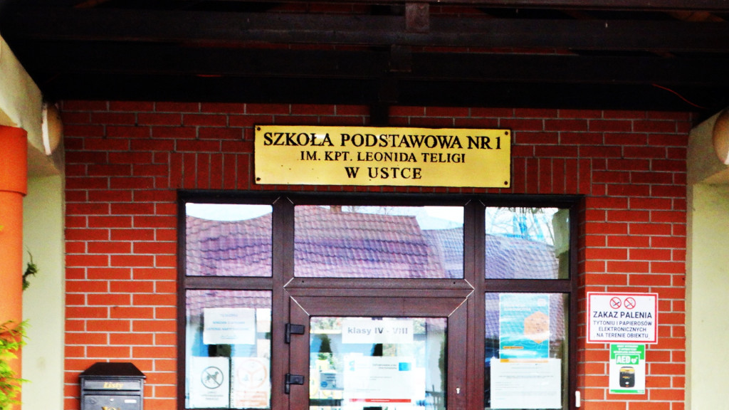 Ruszył charytatywny jarmark w Jedynce [FOTO]