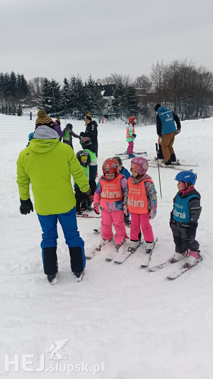 ​Mali mistrzowie na stoku: Przedszkolaki z Krępy Słupskiej