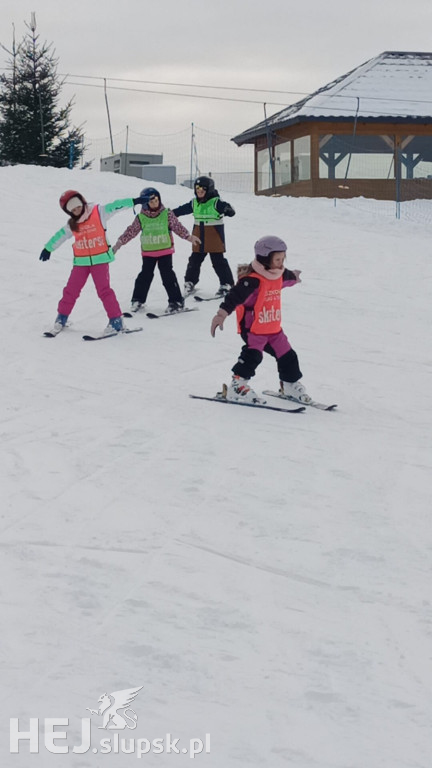 ​Mali mistrzowie na stoku: Przedszkolaki z Krępy Słupskiej