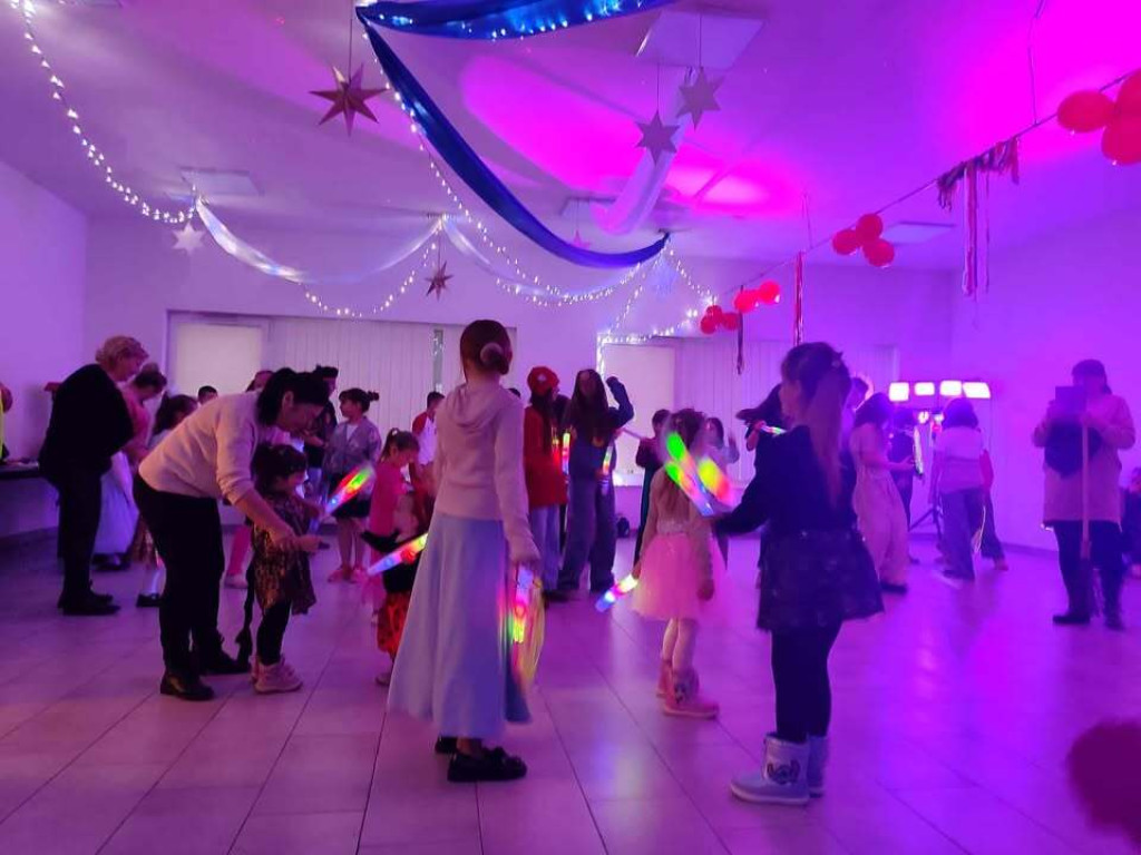 Ferie na wesoło! Hawajski karnawał w Bobrownikach