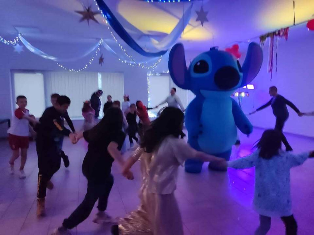 Ferie na wesoło! Hawajski karnawał w Bobrownikach