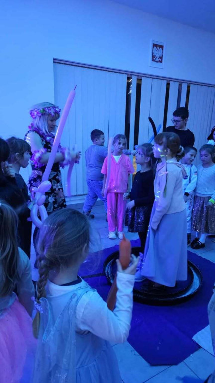 Ferie na wesoło! Hawajski karnawał w Bobrownikach