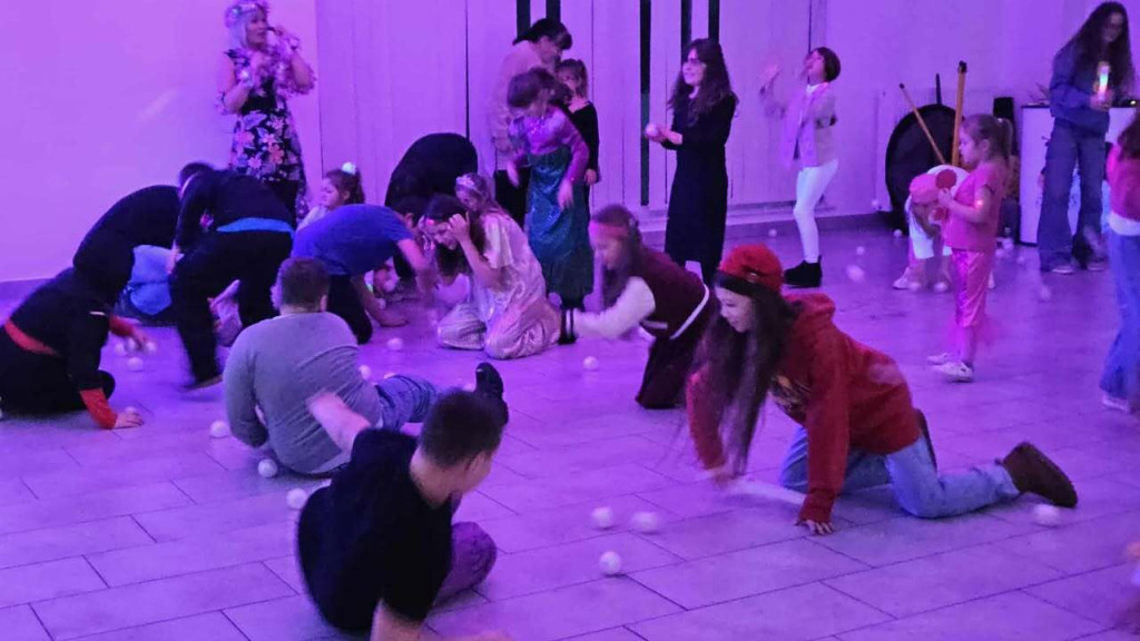 Ferie na wesoło! Hawajski karnawał w Bobrownikach