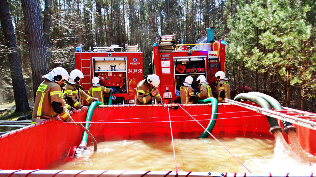 Strażacy ćwiczyli walkę z pożarem lasu [FOTO]