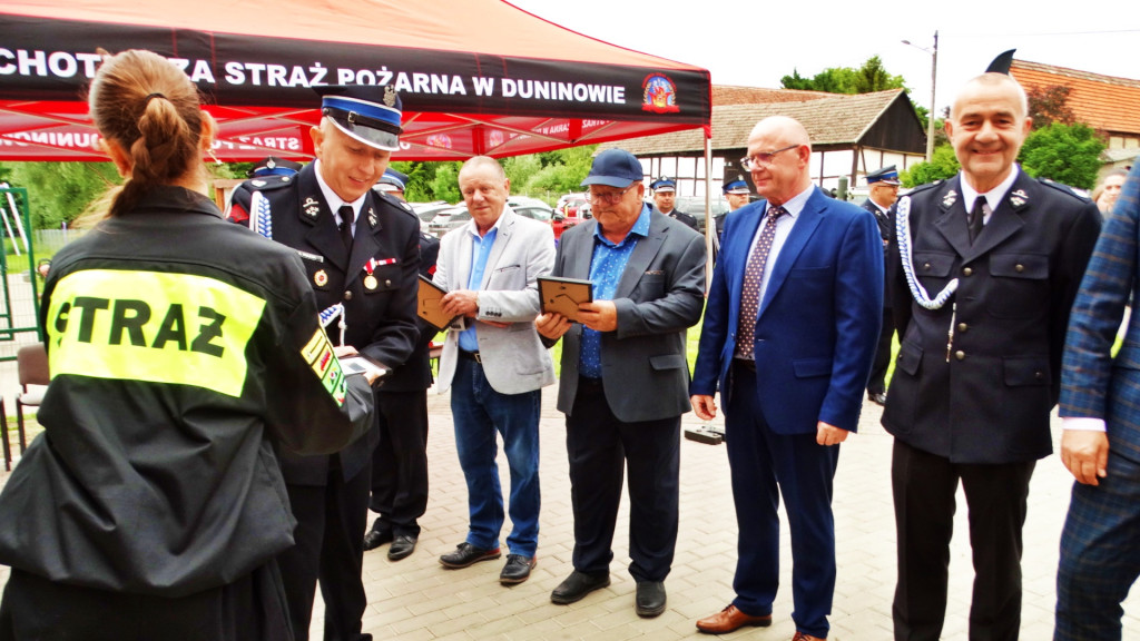 Remiza dla strażaków. Święto w Duninowie [FOTO]