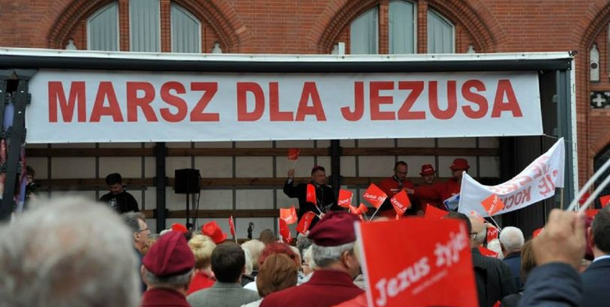 Marsz dla Jezusa ZABLOKUJE centrum. Słupskich kierowców czekają UTURDNIENIA