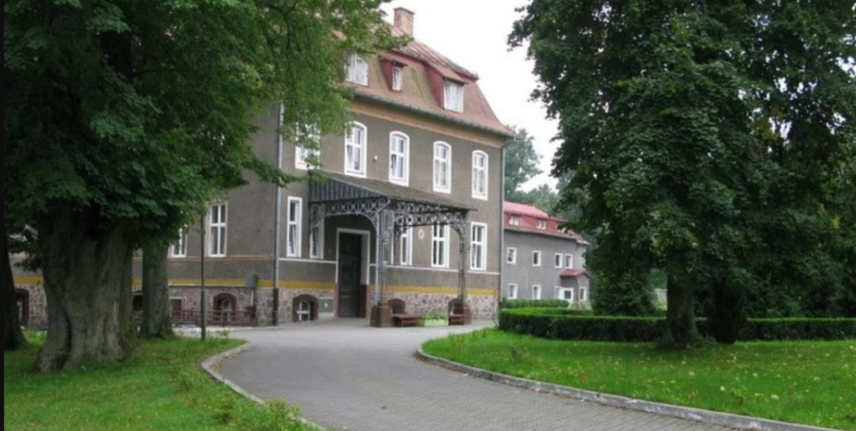 Pałac w Przytocku ma być sprzedany na rzecz zakonników prowadzących dom pomocy społecznej 