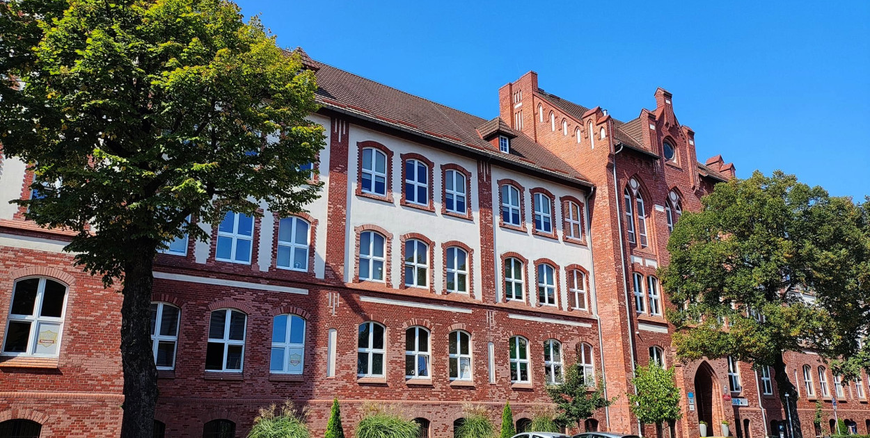 fot. II Liceum Ogólnokształcące im. Adama Mickiewicza