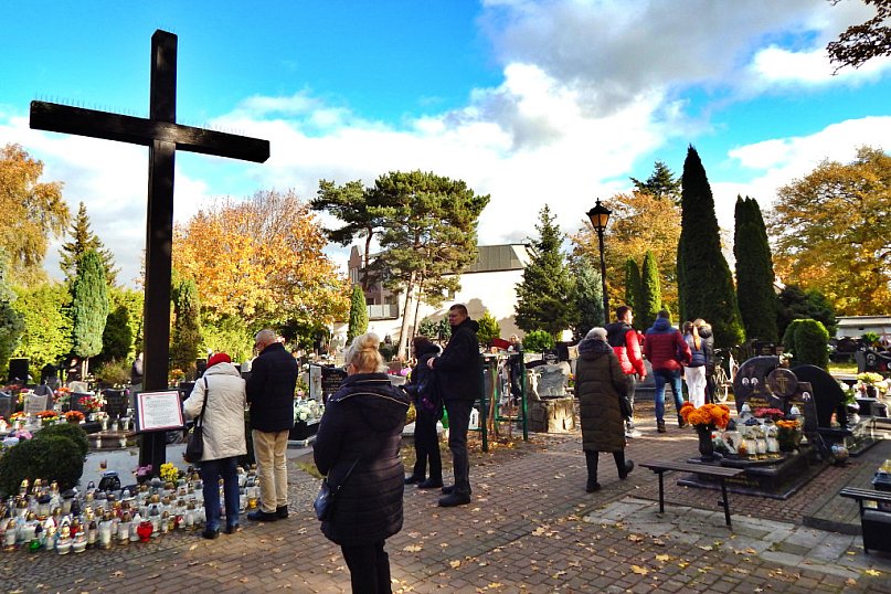 Dzień zadumy. Wszystkich Świętych 2023 w Ustce