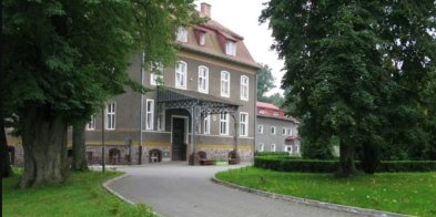 Pałac w Przytocku SPRZEDAM - ogłasza starosta-823