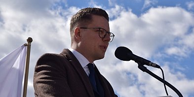 Poseł ogłasza: To nie Nawrocki wygrał. To Trzaskowski-8234