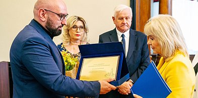 Pośmiertne wyróżnienie dla Leszka Kulińskiego - byłego wójta Kobylnicy-8259