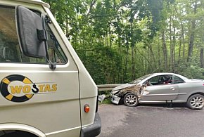 Groźnie w Damnicy! Koło ODERWAŁO SIĘ od ciężarówki i uderzyło w osobówkę-8407