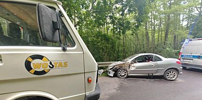 Groźnie w Damnicy! Koło ODERWAŁO SIĘ od ciężarówki i uderzyło w osobówkę-8407