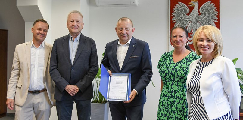 Ustka wsparła słupski szpital. Darowizna dla pracowni genetycznej! - 9033