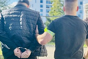 Słupsk. Złodzieje samochodów ARESZTOWANI! Policja odzyskała pięć pojazdów!-9107