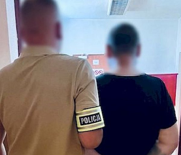 Słupsk: Tymczasowy areszt dla 38-latka! OBMACYWAŁ kobietę w autobusie! -9118