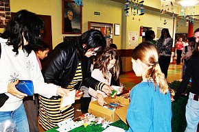 Ruszył charytatywny jarmark w Jedynce [FOTO]-124