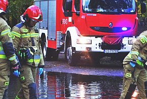 Intensywne opady nad Słupskiem. Strażacy interweniowali kilkadziesiąt razy-9914