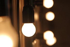 Rachunki za prąd pójdą w dół. Rząd usuwa opłatę doliczaną od lat-10360