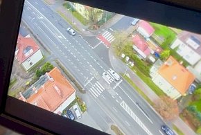 Policja obserwowała kierowców Z DRONA! Wystawiono AŻ 50 MANDATÓW! [VIDEO]-10413