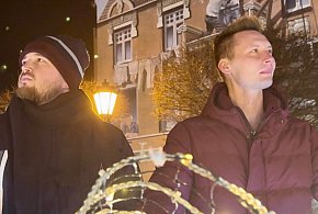 Świąteczna GORĄCZKA w Główczycach. Krystian Sibiński PORWAŁ LUDZI do filmu-10727