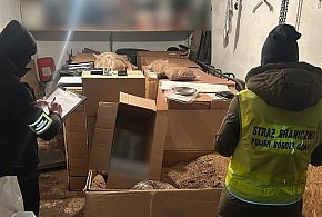 Straż Graniczna ROZBIŁA tytoniowy magazyn. Towar wart ponad 1,2 mln zł!