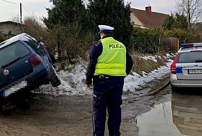 Uciekał przed policją. W aucie ZOSTAWIŁ żonę i 5-letnią córkę!