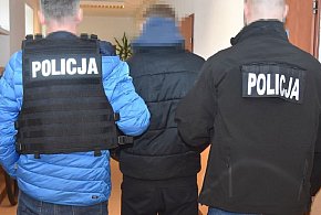 Najpierw kradzież, potem atak. Nastolatkowie POBILI ochroniarza!