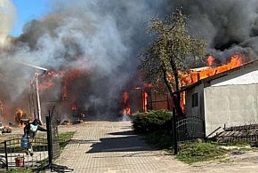 Ogień zabrał dorobek życia. Trwa zbiórka dla rodziny ze Starej Dąbrowy