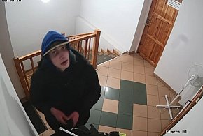 Policja szuka sprawcy kradzieży. Opublikowano wizerunek z monitoringu