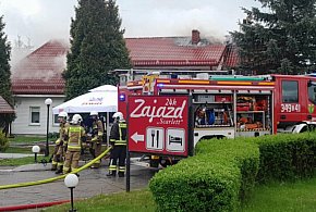 Pożar restauracji w Sycewicach. Akcję utrudnia duże zadymienie