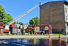 Pożar budynku przy Św. Piotra w Słupsku. Ulica była zamknięta