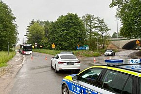 Nie ustąpił pierwszeństwa podczas skrętu. Kobieta trafiła do szpitala
