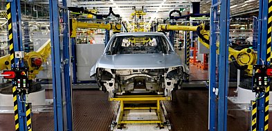 Komisja Europejska wycofuje się z zakazu sprzedaży aut spalinowych w UE-10614