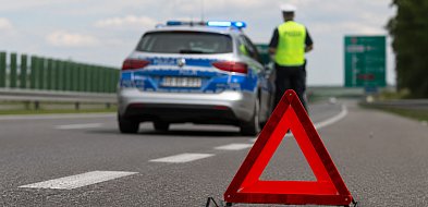 Zasnął za kierownicą na DK6. Zderzenie dwóch aut i utrudnienia w ruchu