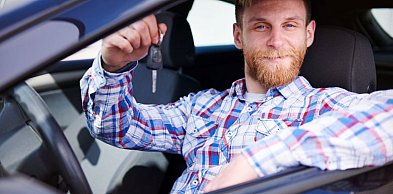 Jak zacząć pracę jako kierowca Bolt bez własnej działalności? Wymagania i realne m