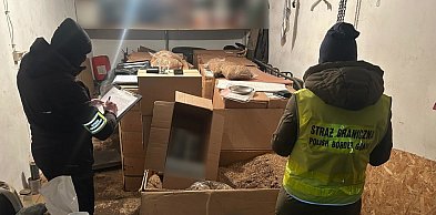 Straż Graniczna ROZBIŁA tytoniowy magazyn. Towar wart ponad 1,2 mln zł!