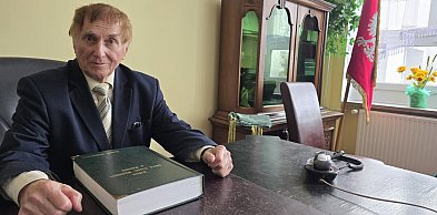 Jerzakowie z udziałami, rektor bez kluczy. Kontrowersyjne PRZEJĘCIE uczelni