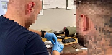 Słupsk: Policjanci weszli do mieszkania. Znaleźli 700 gramów metamfetaminy